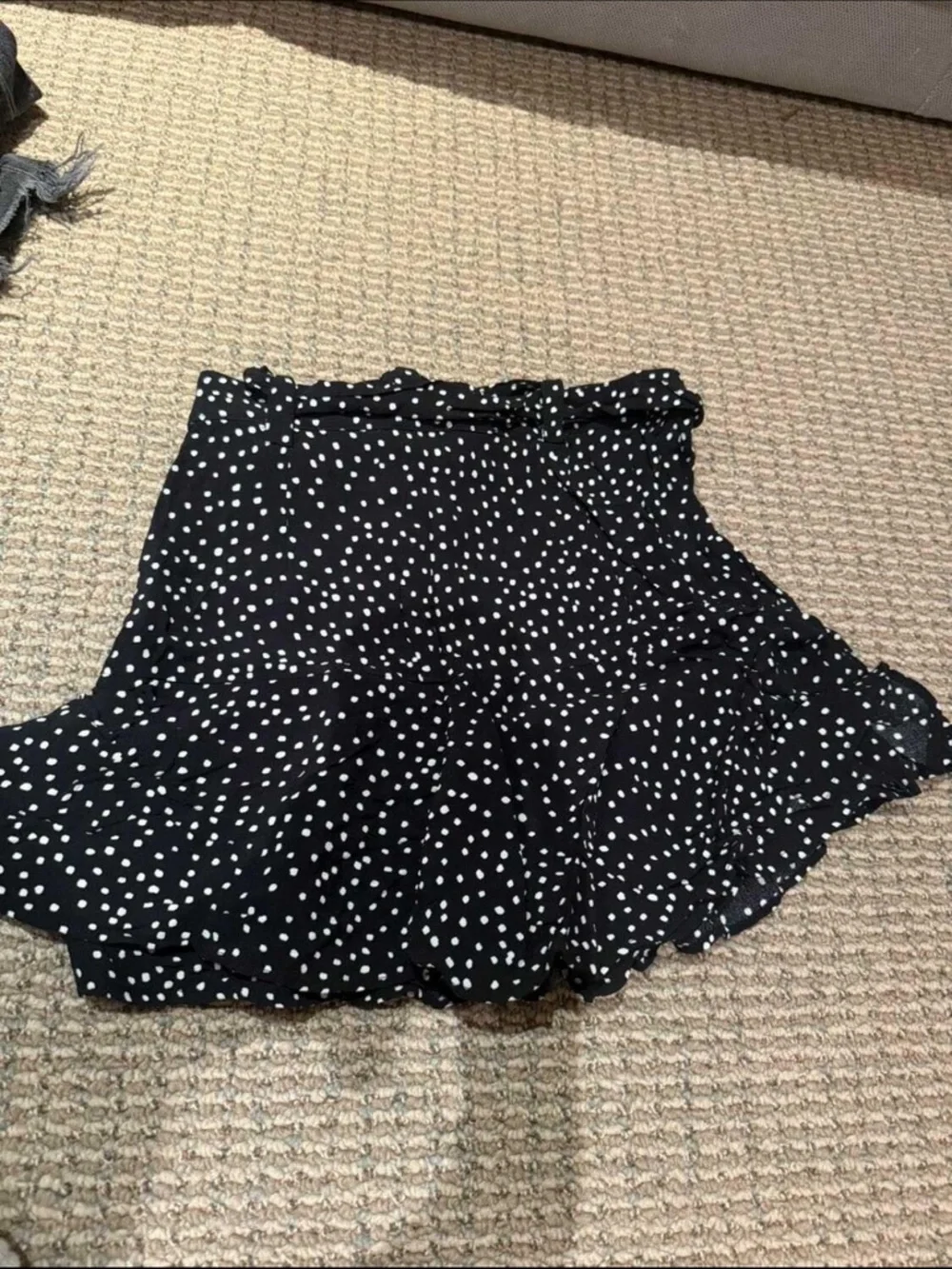 Zara Women’s Black Polka Dot Ruffle Mini Skort - Picture 4 of 4